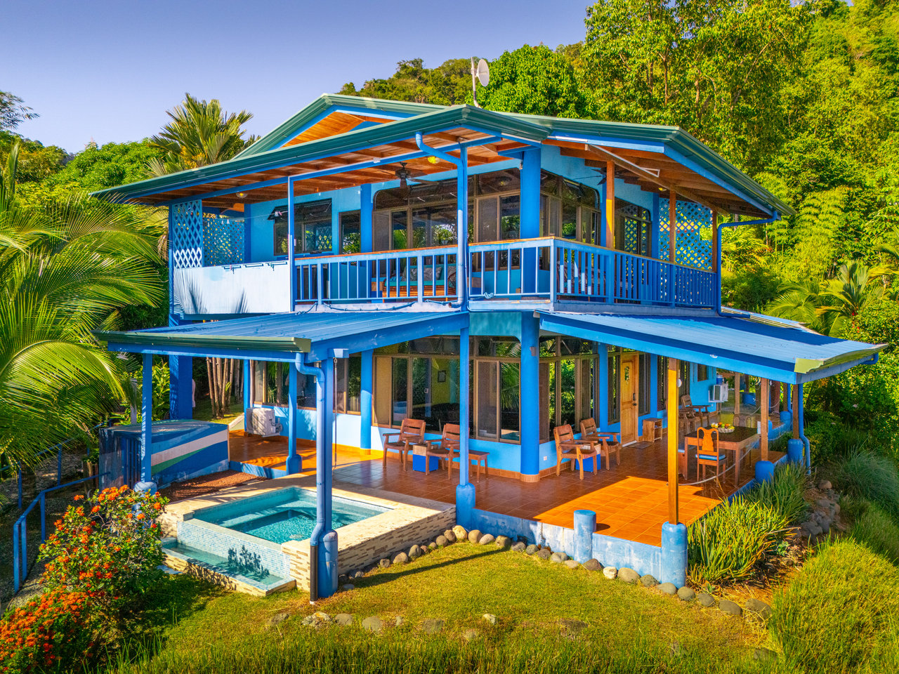 Casa Vista Harmonia, Legendary Ocean Views and Sustainable Living!