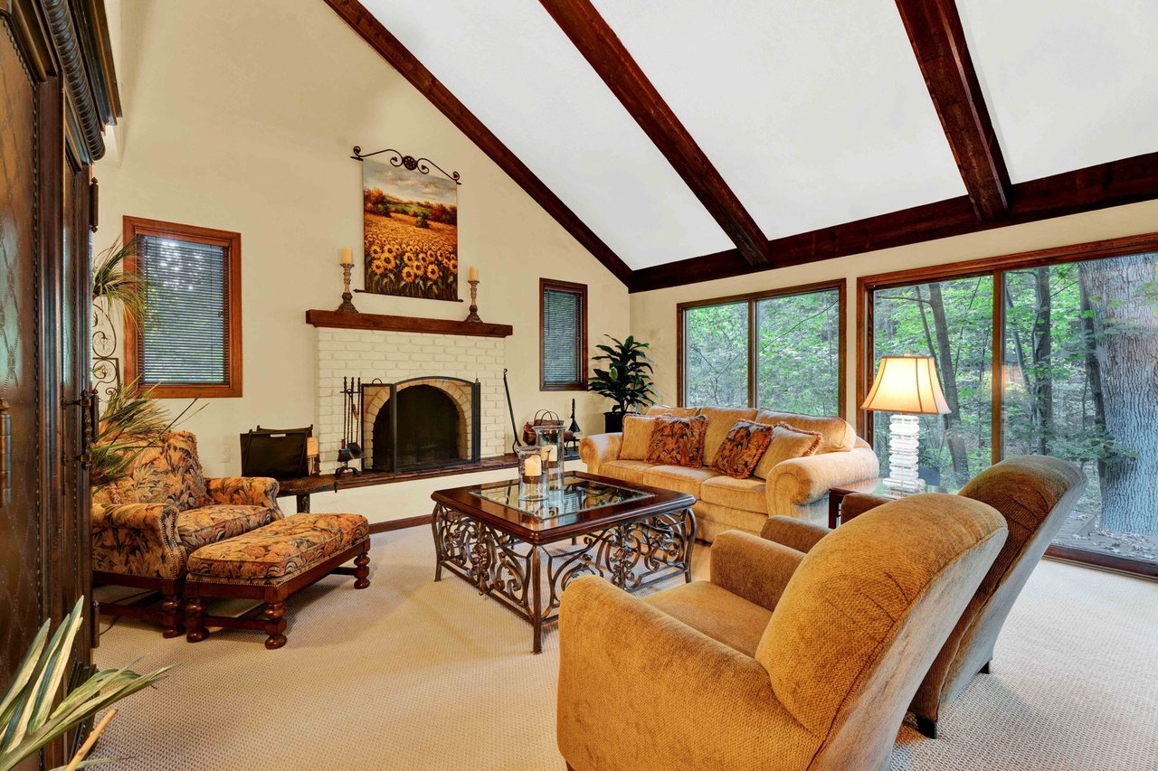 1100 Bretton Lane, Bloomfield Hills