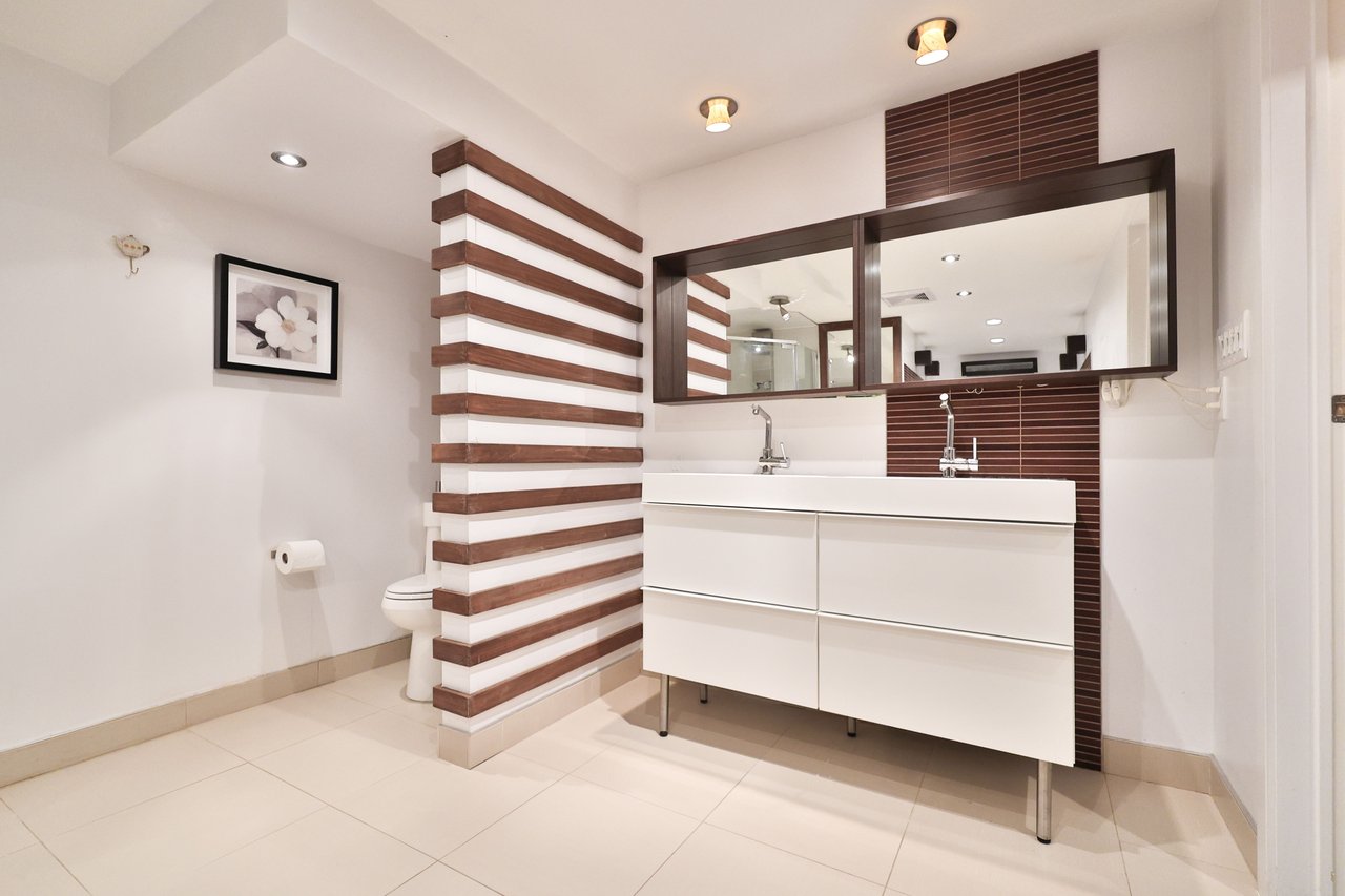 469 Stratford Road, Oakville