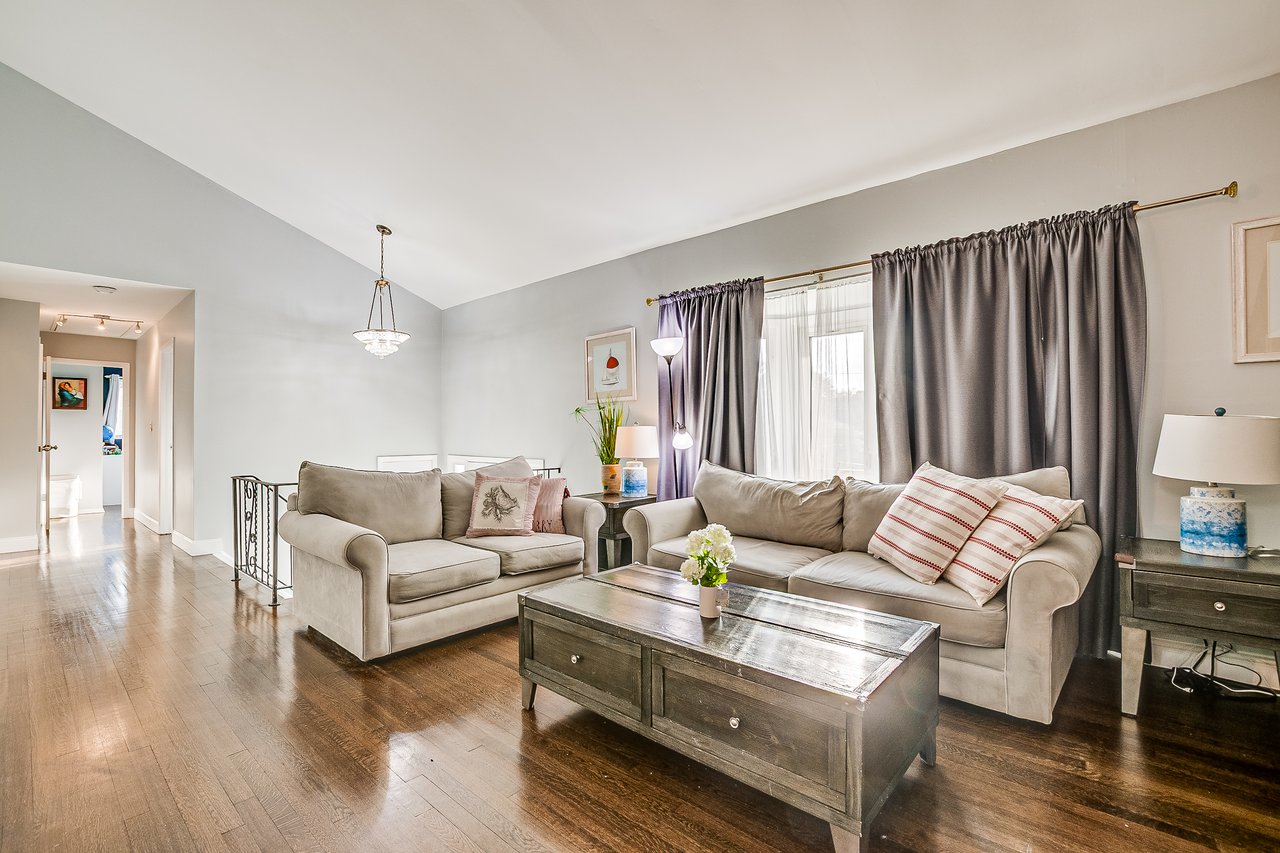12 Sherry Rd