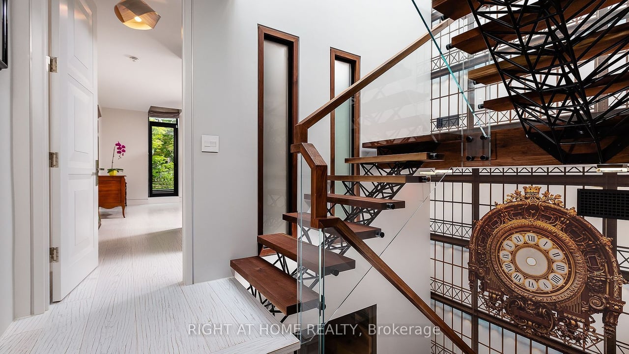 YORKVILLE FORESTY LUXURY