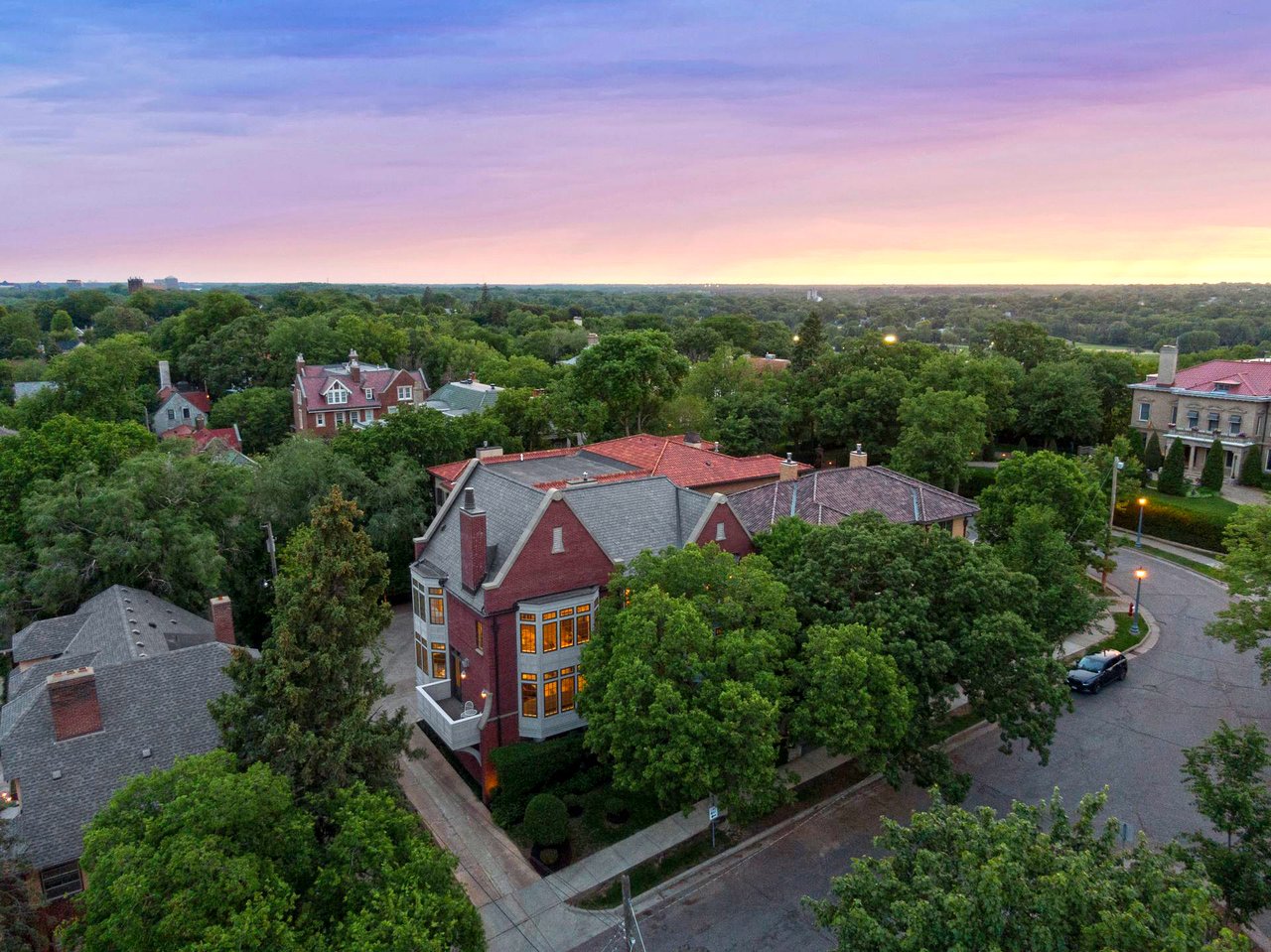 Lowry Hill MPLS Lakes