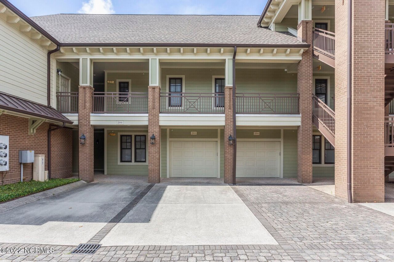554 Grande Manor Ct 203