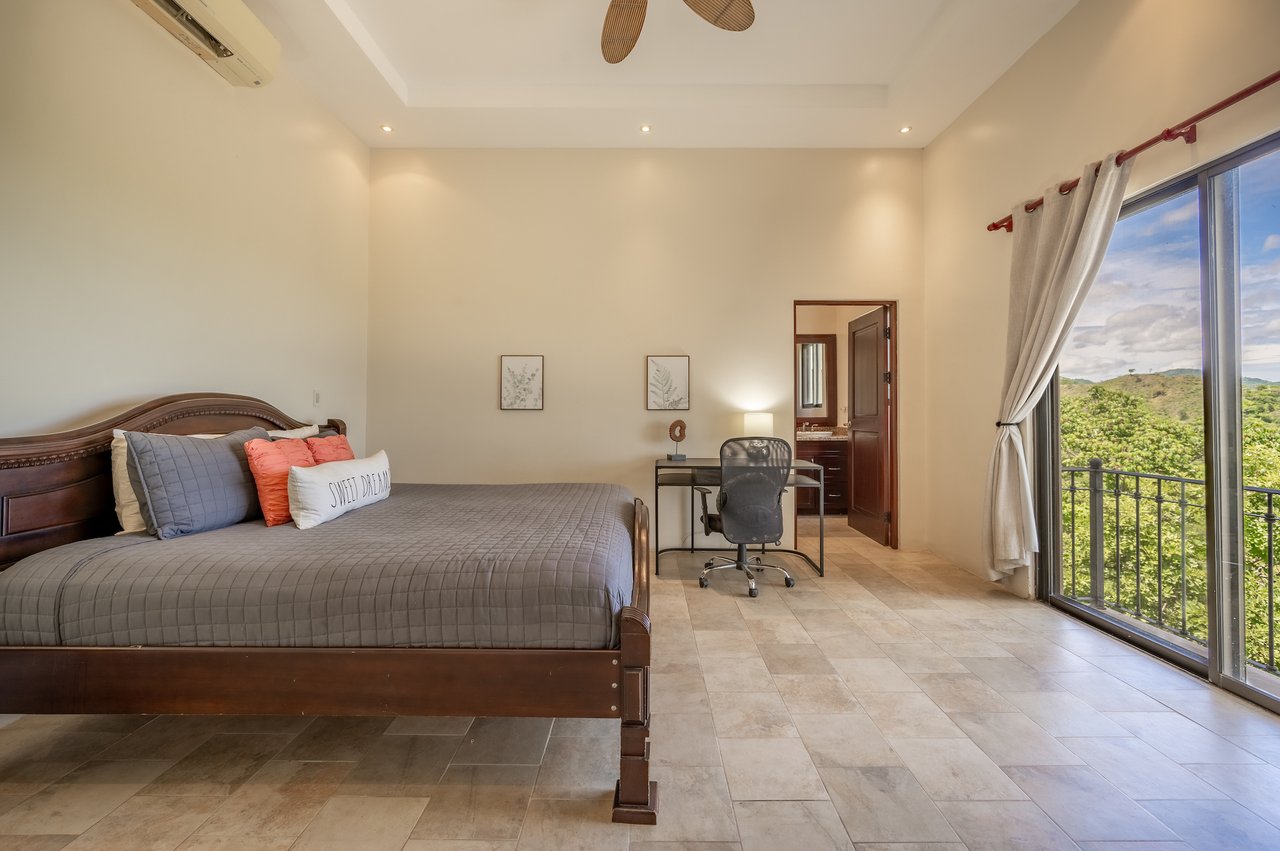Casa de la Promesa, Vistas de Flamingo , Playa Potrero, Guanacaste