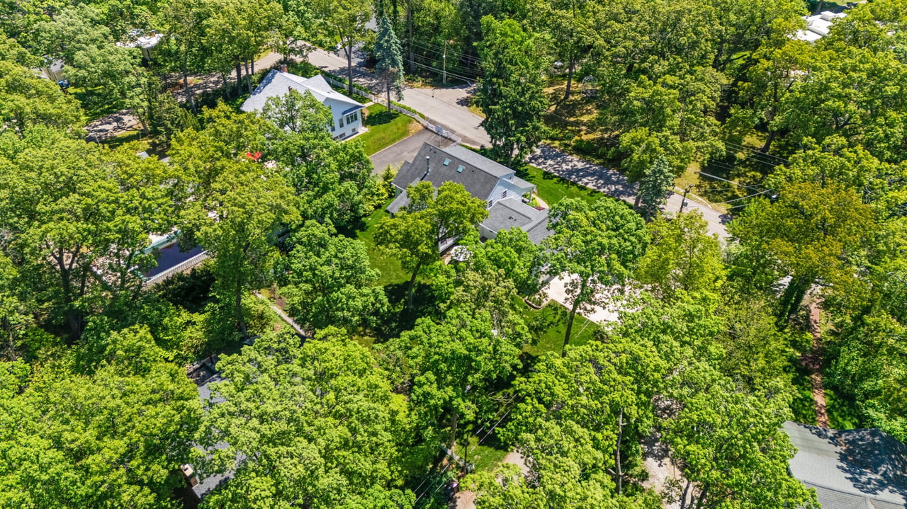 47118 Oak Avenue, Grand Beach, MI 49117
