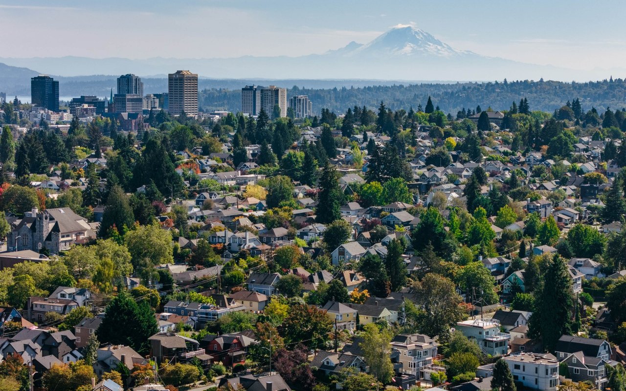 The Seattle Rennie Review | September 2025