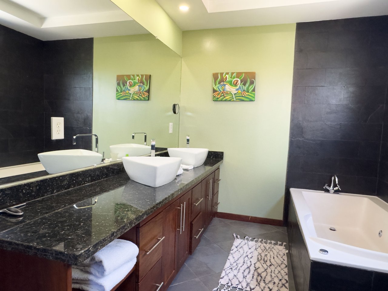 Exceptionally Private Home with Panoramic Ocean, Mountain & Sunset Views - Casa Sol