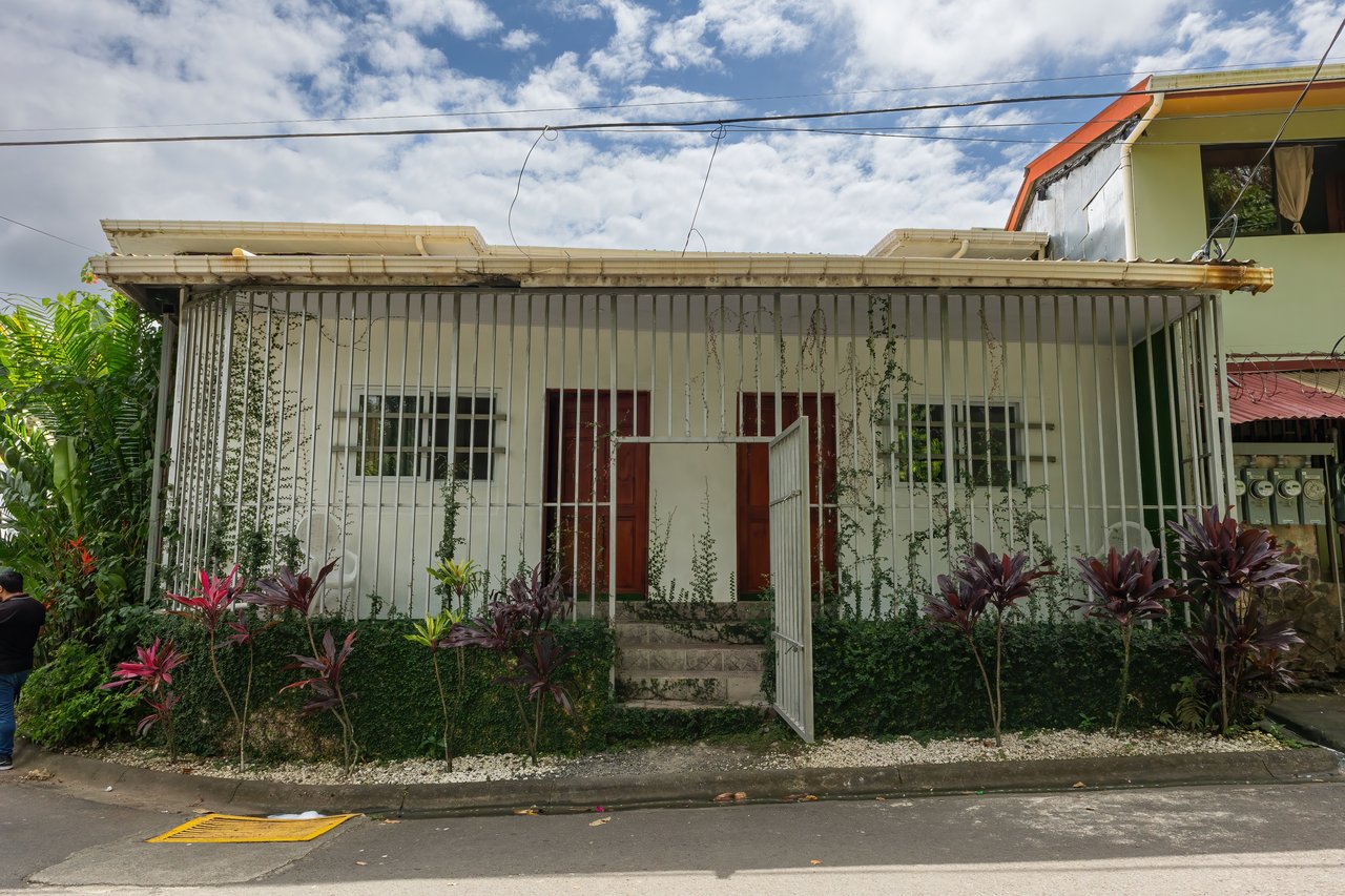 Charming 3-Unit Property: Income-Generating Investment for Sale in Manuel Antonio