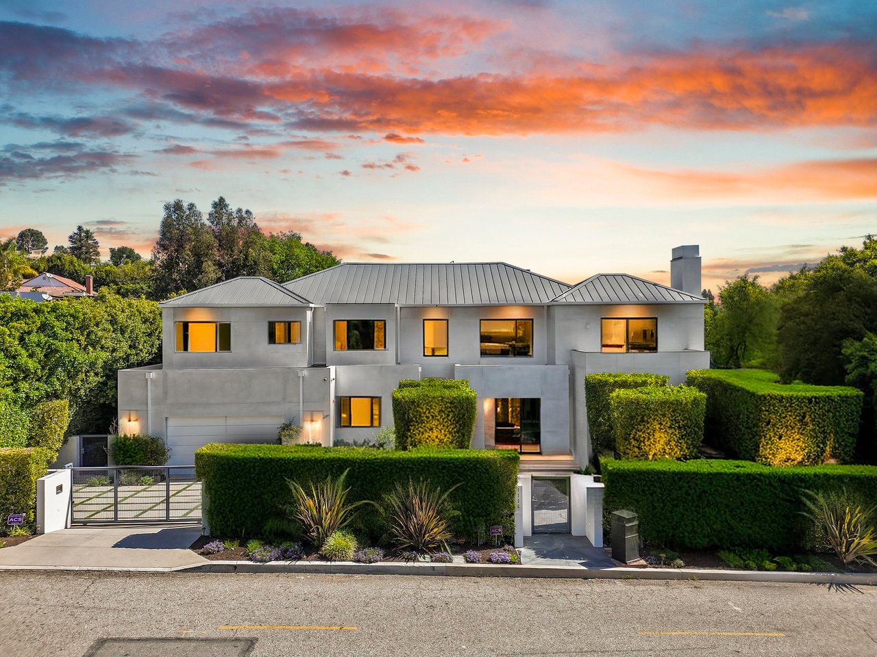 1116 Linda Flora Drive