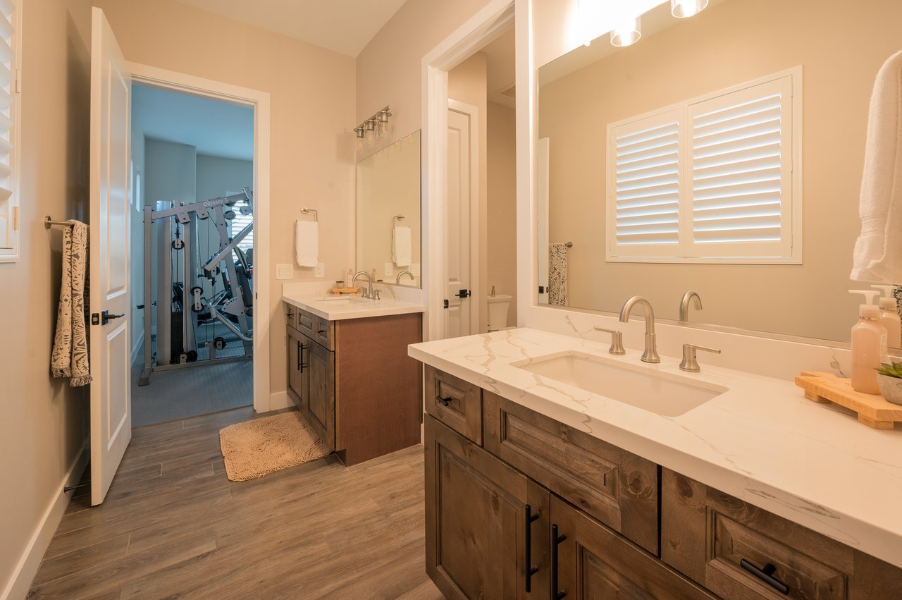 35584 N ROLLING CREEK Drive