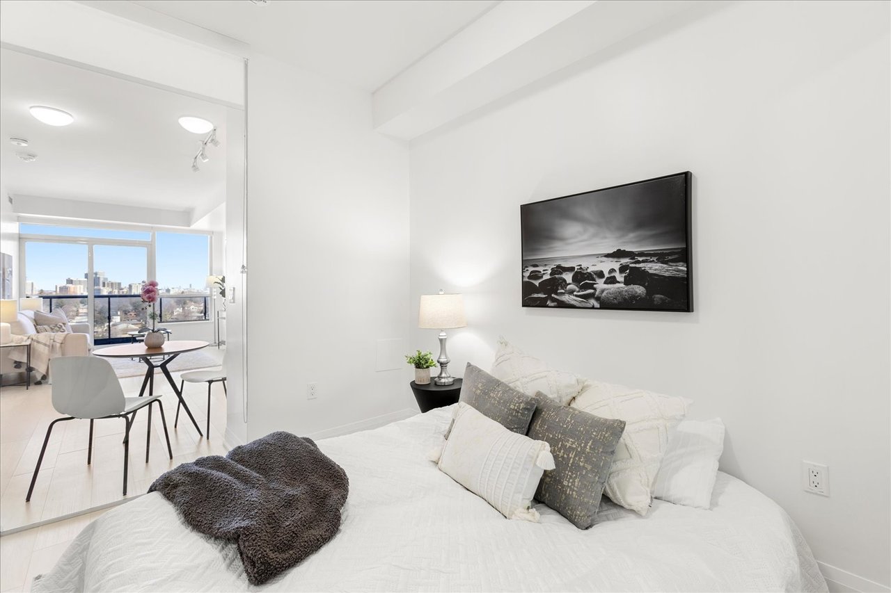 #1009-10 Gibbs Road 