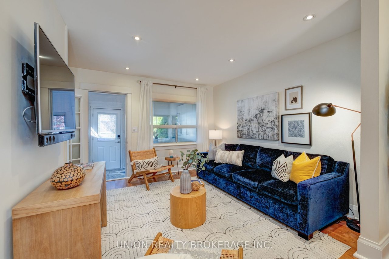 21 Scotia Ave