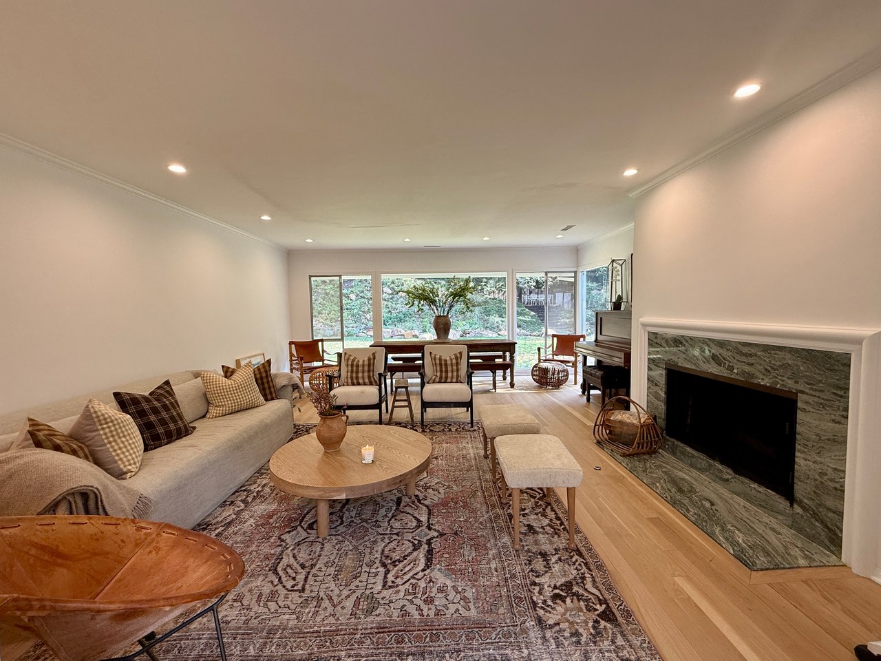 2610 Mandeville Canyon Rd