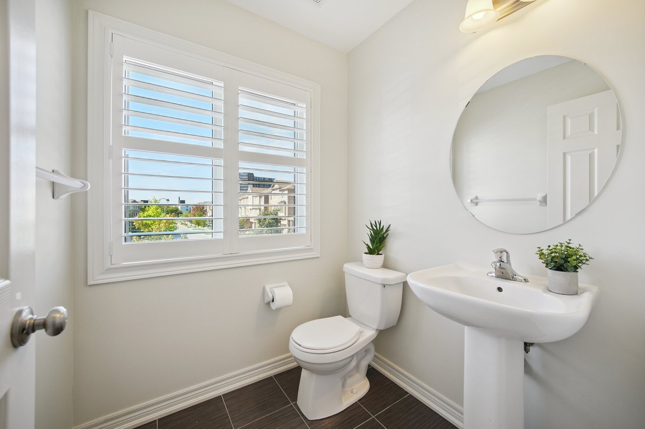 GORGEOUS TOWNHOME