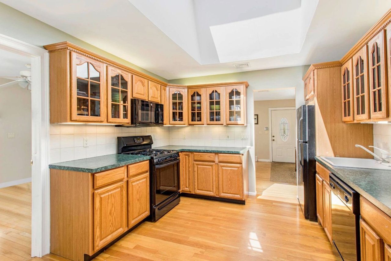 15 Bay View Dr