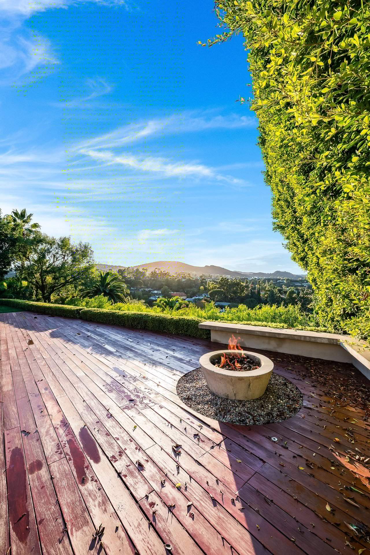 16167 Royal Oak Rd, Encino