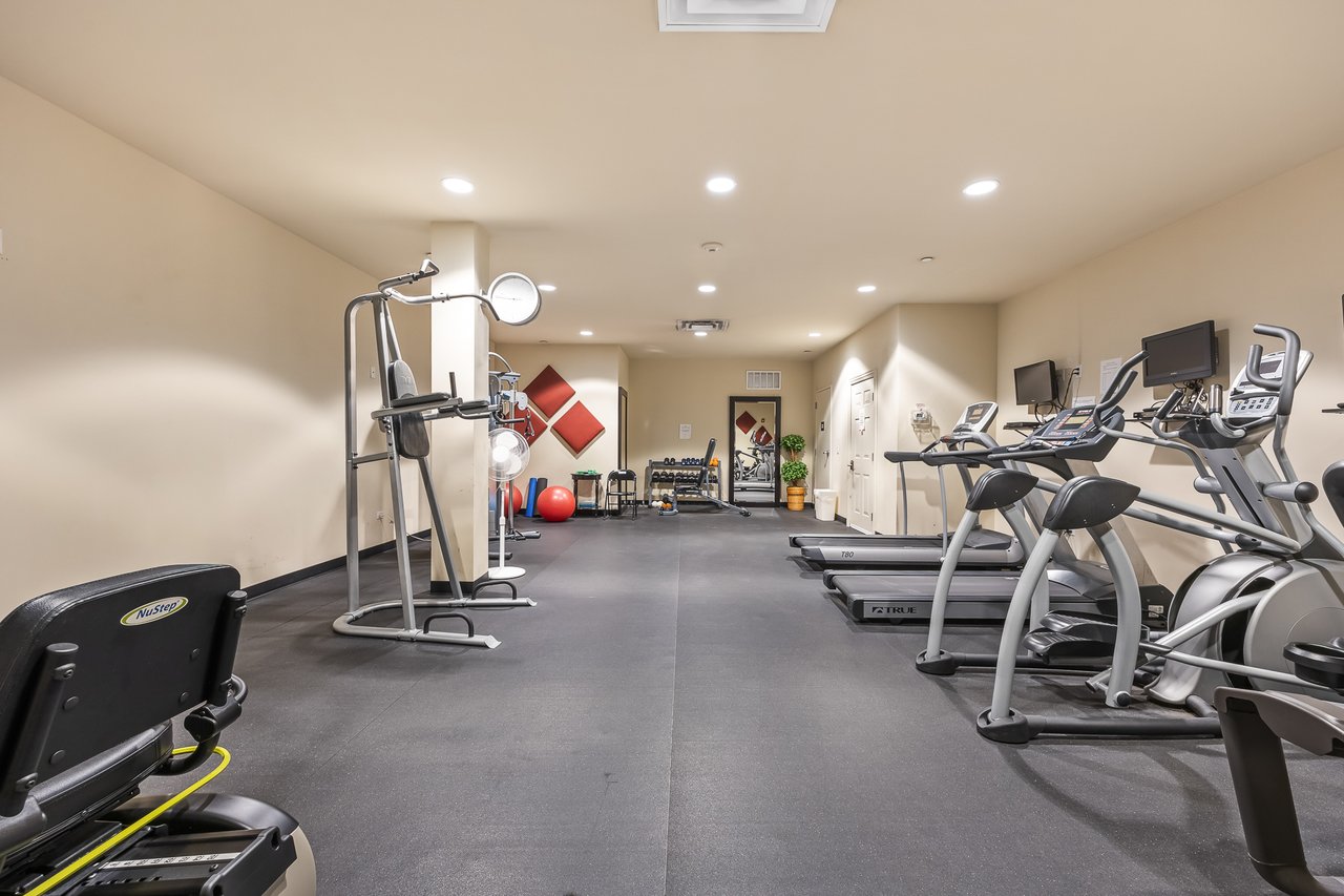 4929 Forest Ave, Unit 2E, Downers Grove