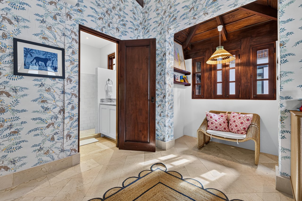 16 Calle La Ronda | Renovated Three-Bedroom Home Steps from Playa Danta