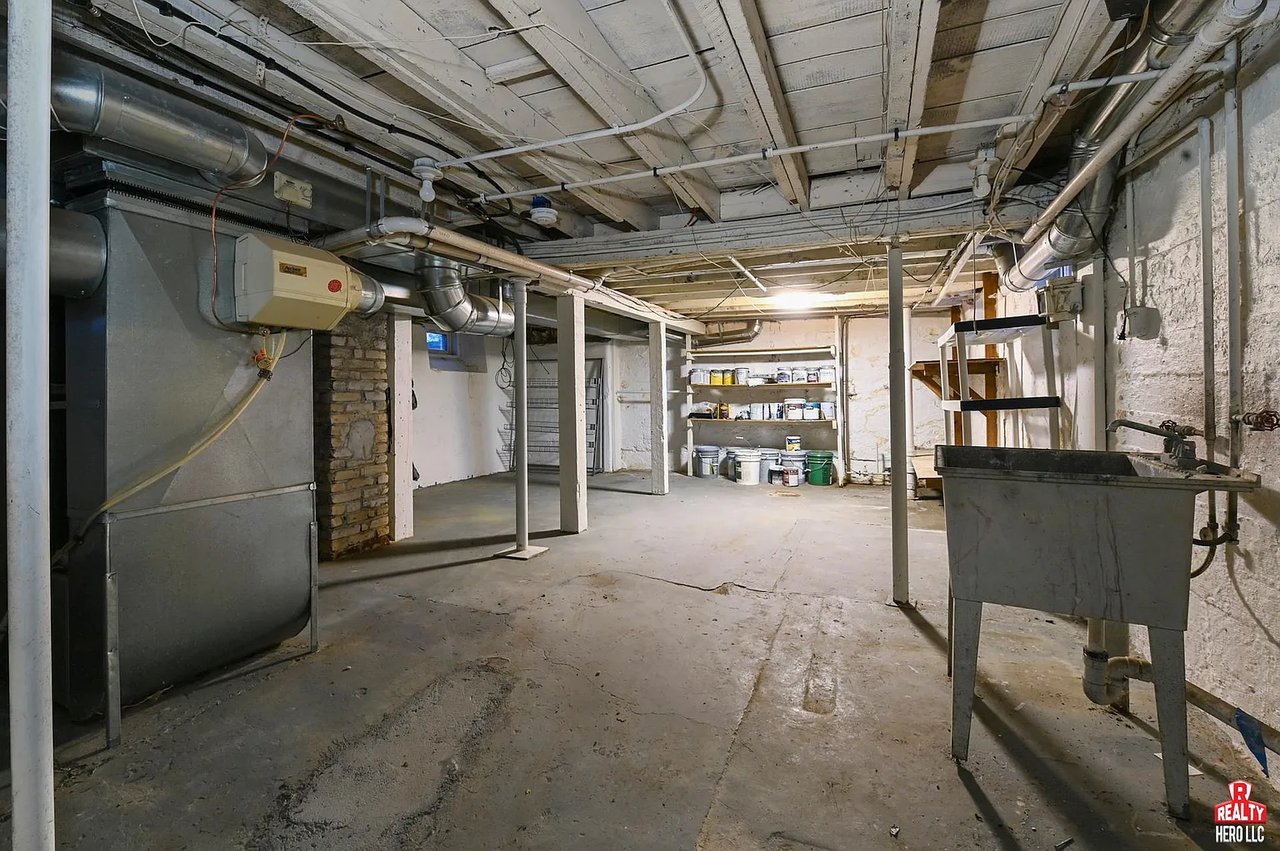 825 Allen Ave