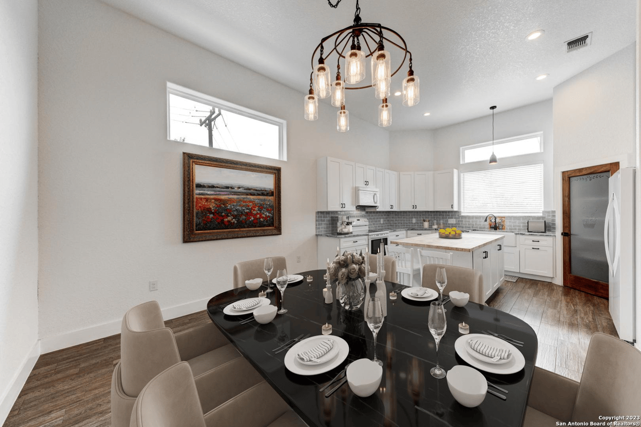 2879 Moncayo Dr