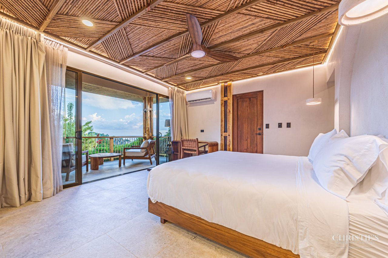 Luxury Hotel Boutique with Ocean Views | Walking distance to the beach | 13.2 Acres