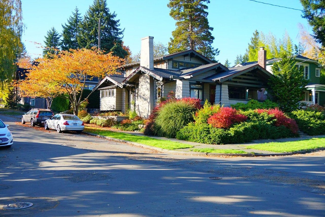 🏡 Why Seattle Homes Feel Different in the Fall
