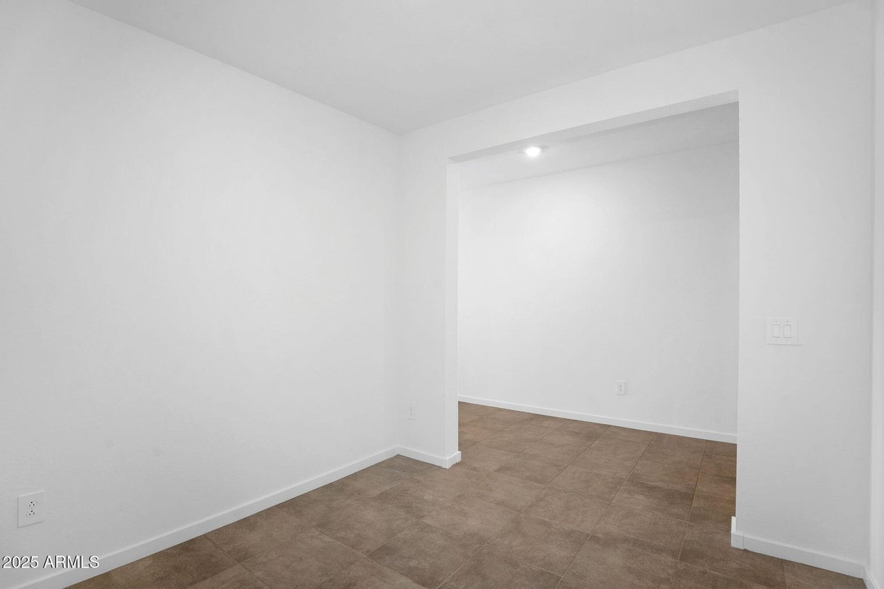 4811 W HUNTER Trail