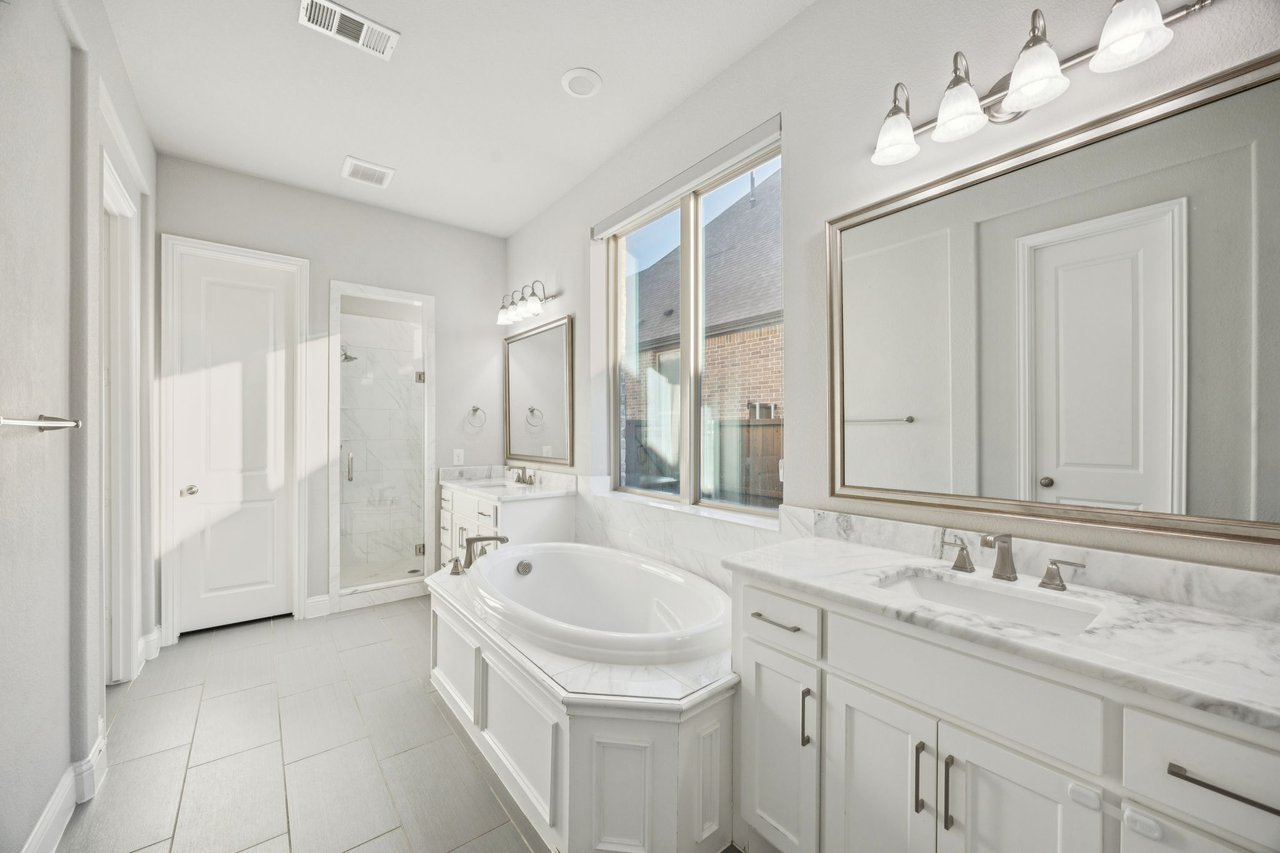 1001 Grassy Shore Ln