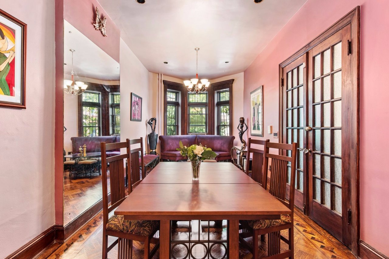 380 Sterling Pl