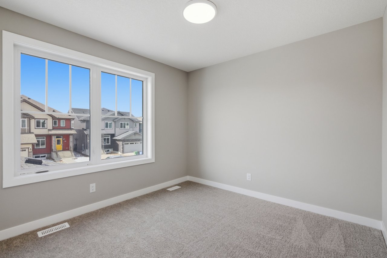 139 Belvedere Crescent SE