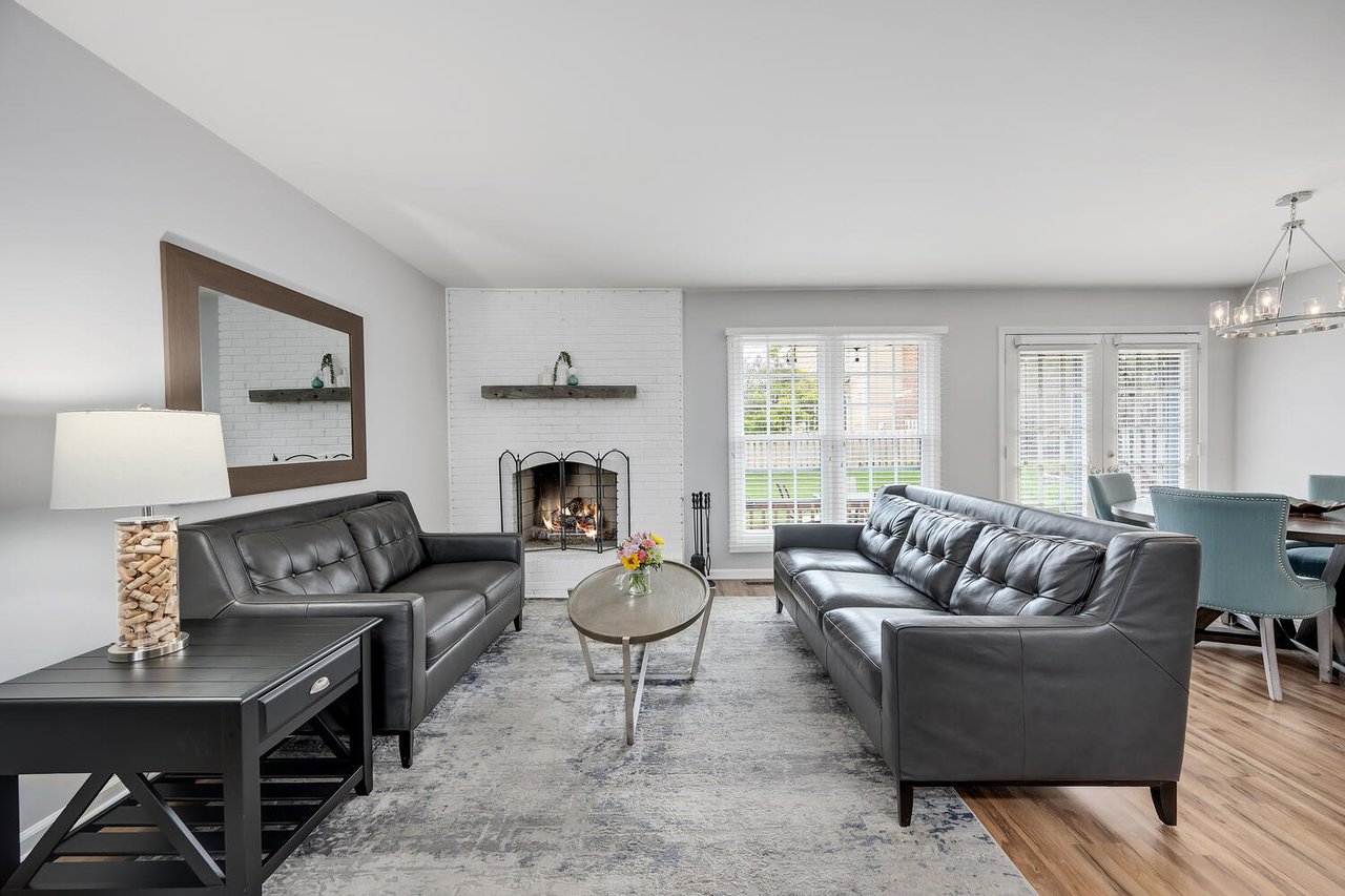 1808 Courtenay Drive, Wheaton IL – Adare Farms Townhome Near Parks, Trails, and Top Schools