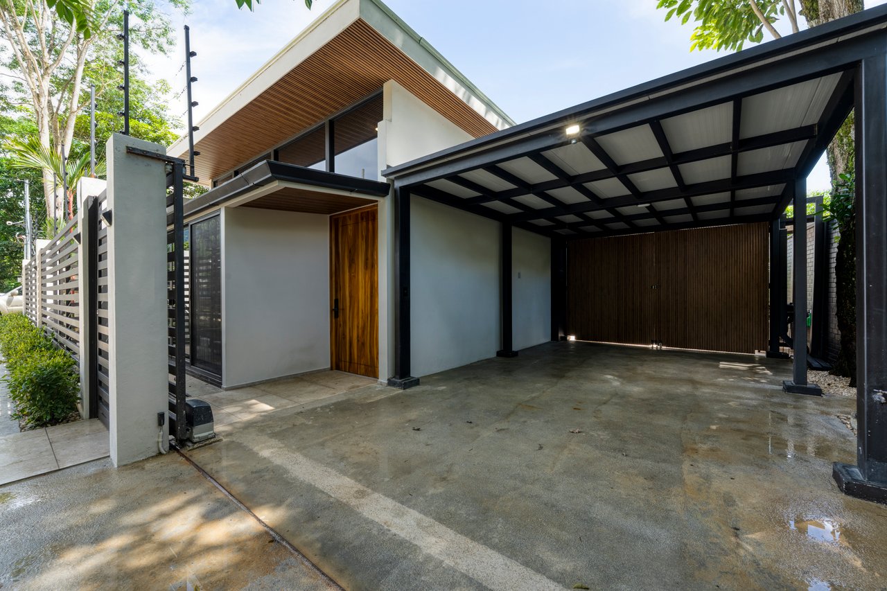 Walkable Uvita Income Home with Expansion Upside