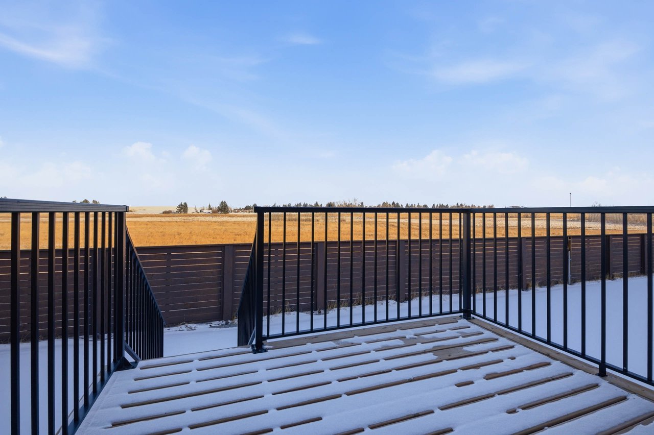 135 Belvedere Crescent SE