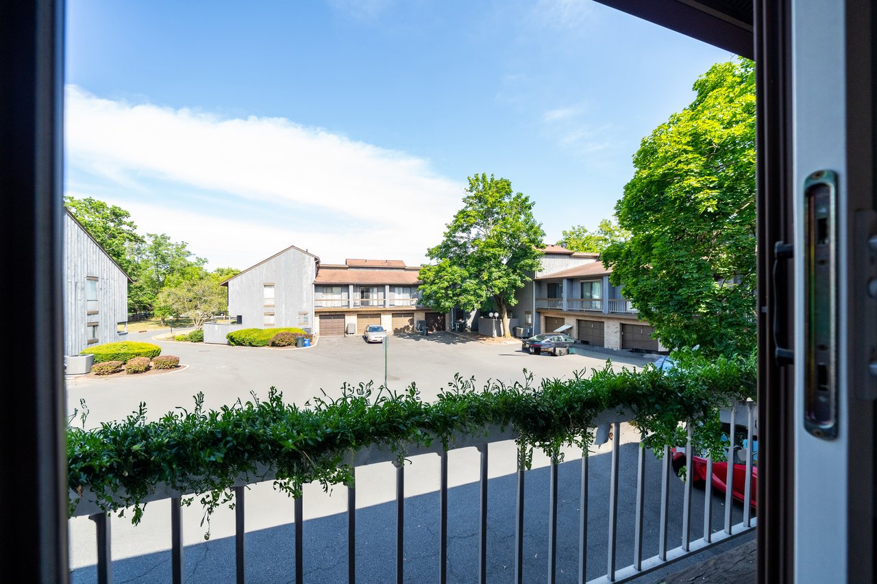 300 Gemini Dr #1C