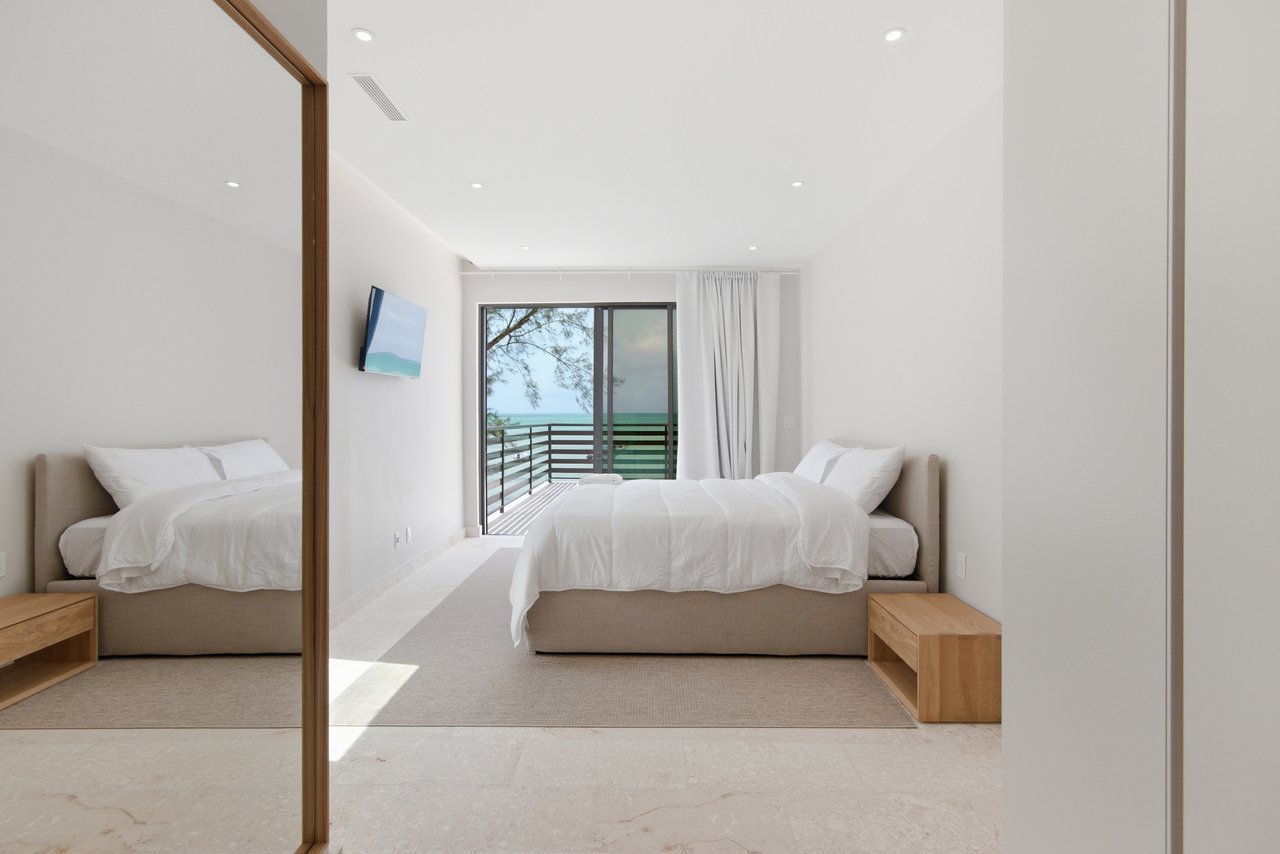 Villa Sol, Adelaide Beach