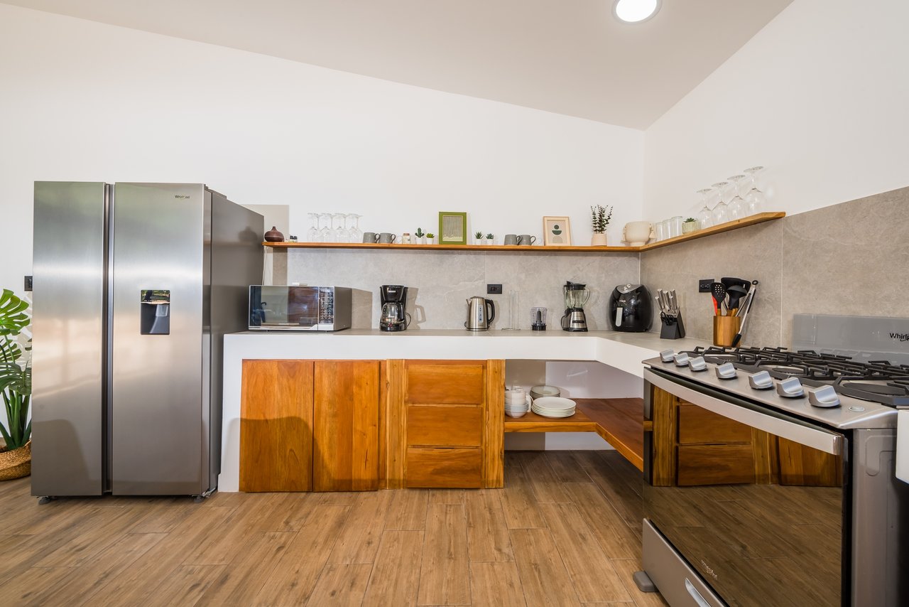 V-Caro Ju | Furnished Villa with Pool, Guest Cottage, and 4,603 m² Expansion Lot Just 15 Minutes from Tamarindo