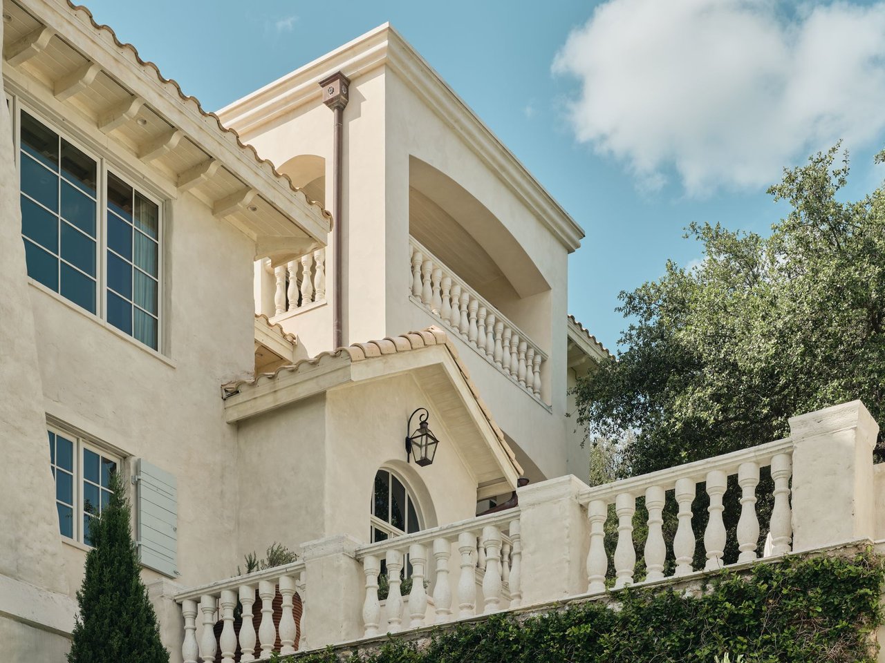 The Hilltop Villa of Westlake | A Mediterranean Escape