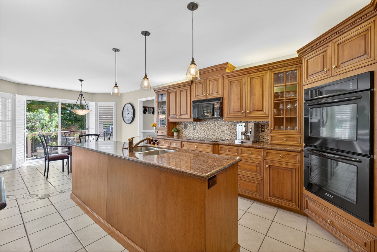 6 Falling Leaf Crt, Aurora