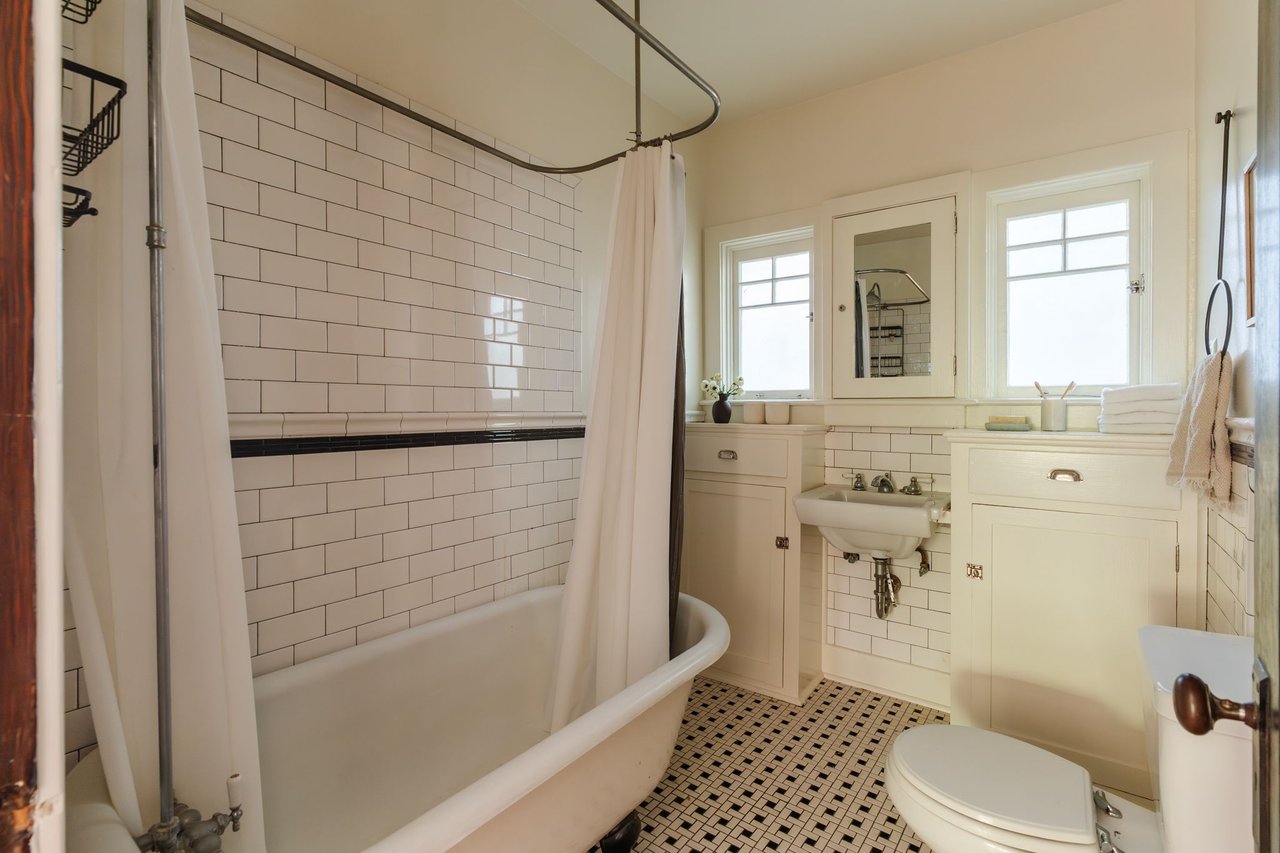 201 N Avenue 52 in Highland Park