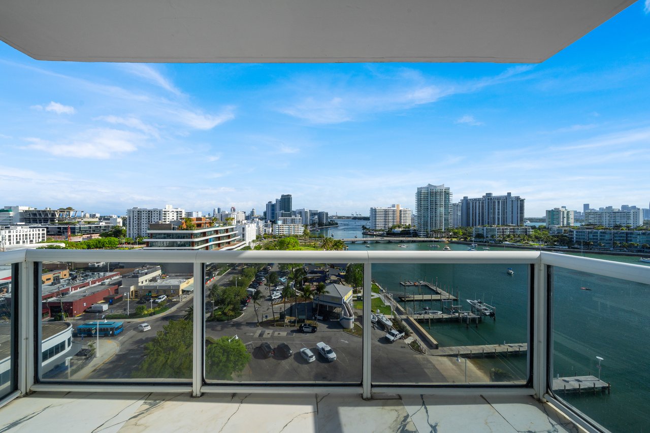 1800 Sunset Harbour 1202/04
