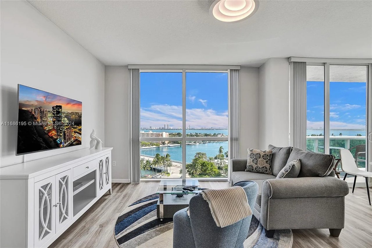 7900 Harbor Island Dr APT 1113