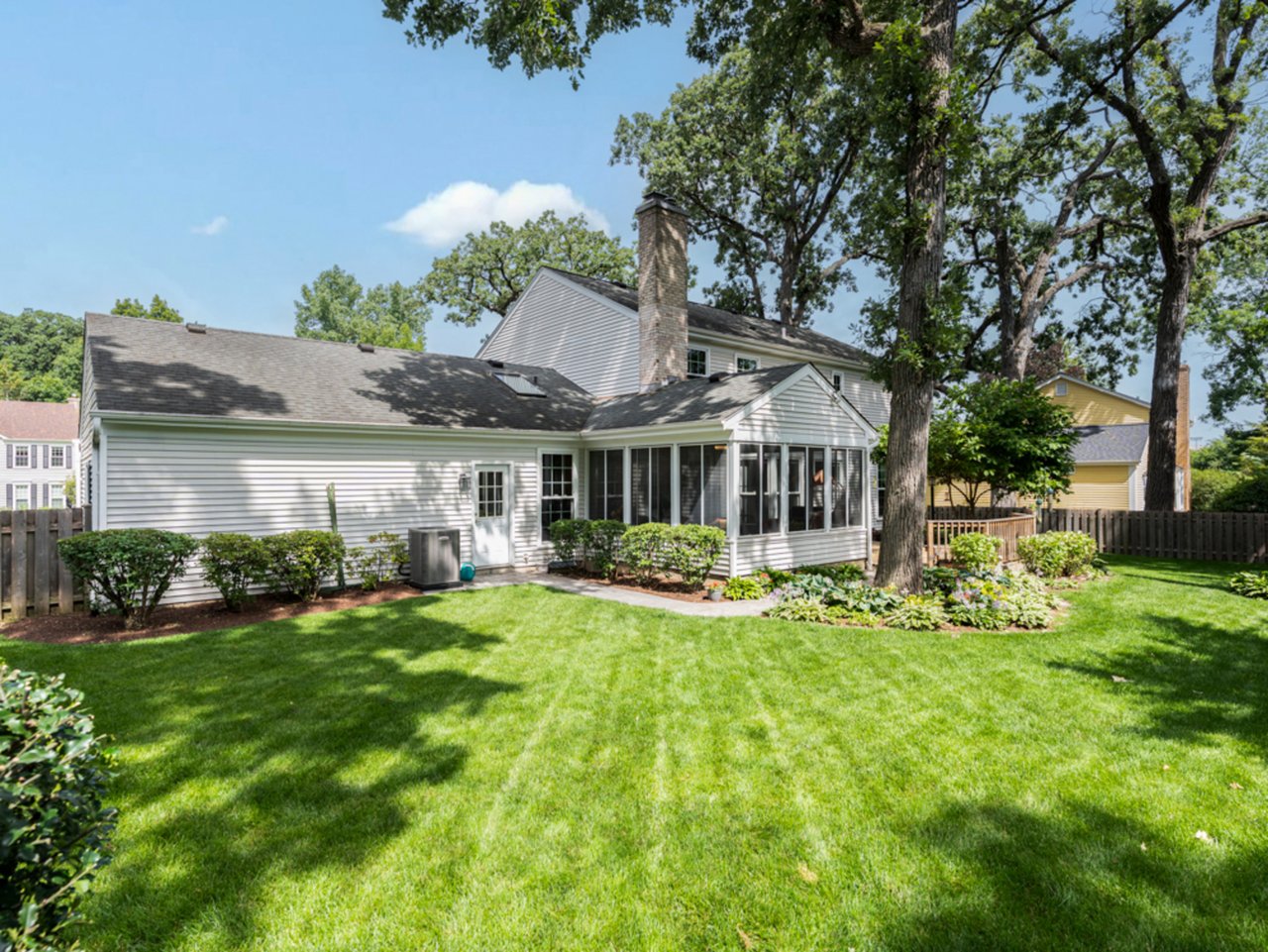 1235  Pin Oak Court
