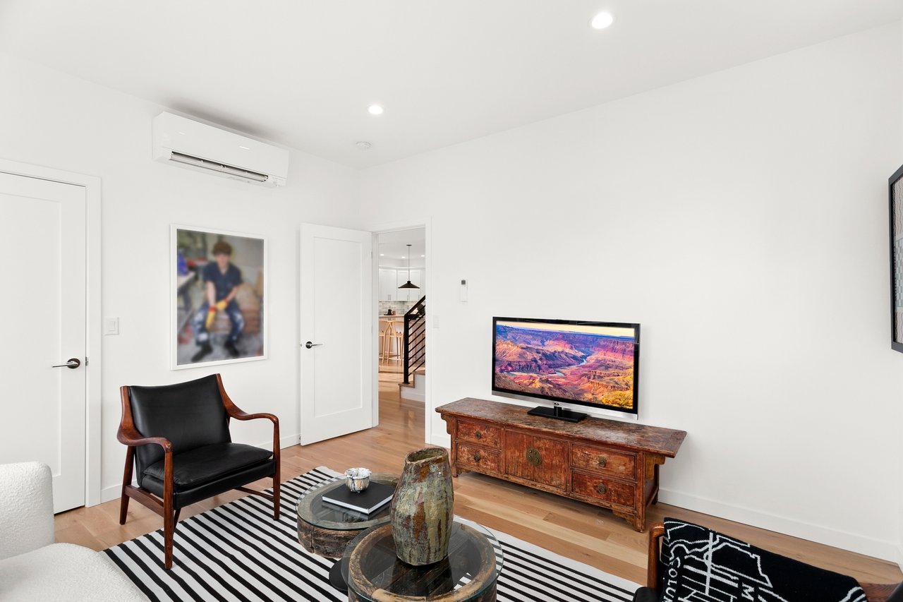 10419 & 10421 41st Avenue SW