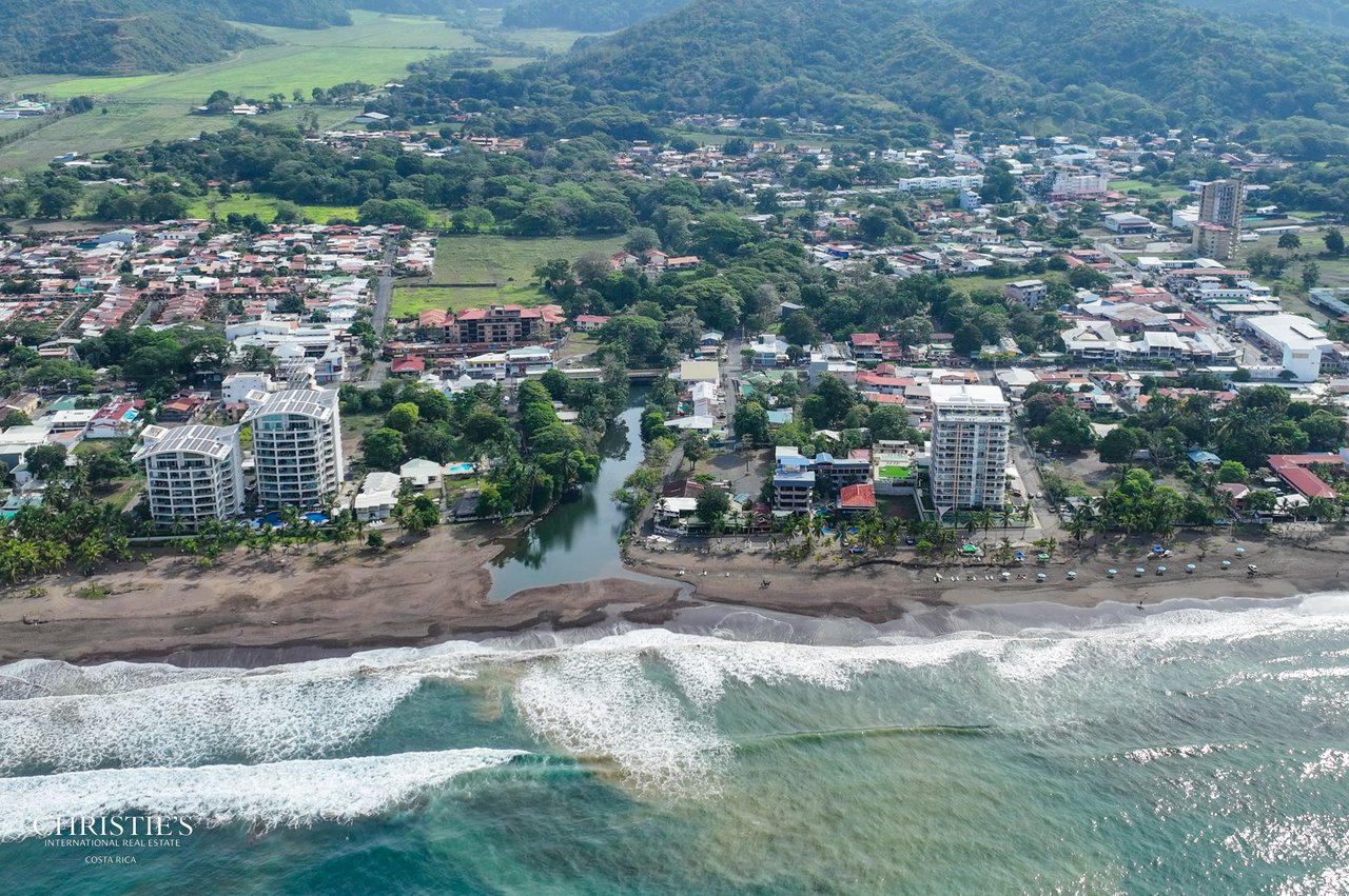 Titled Oceanfront Mixed-Use Property