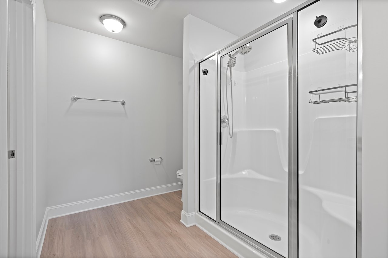 Modern Luxury Meets Spacious Comfort – 5BR/3BA Home