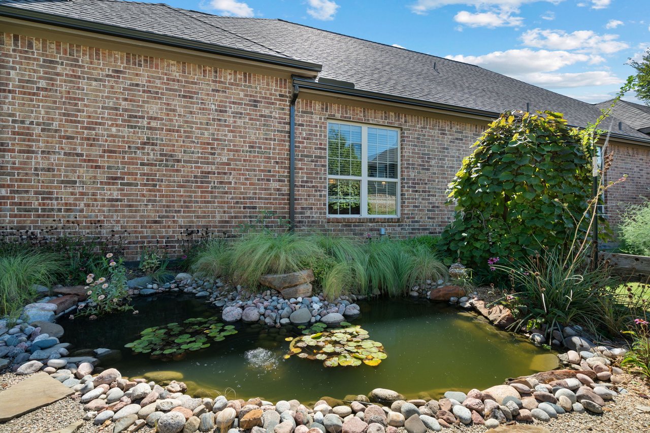 8628 Silverleaf Cir,