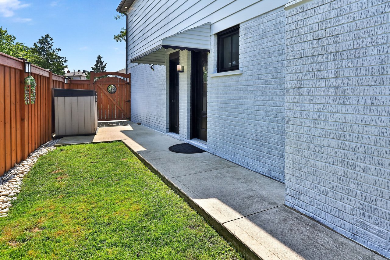 1873 Briarcrook Cres
