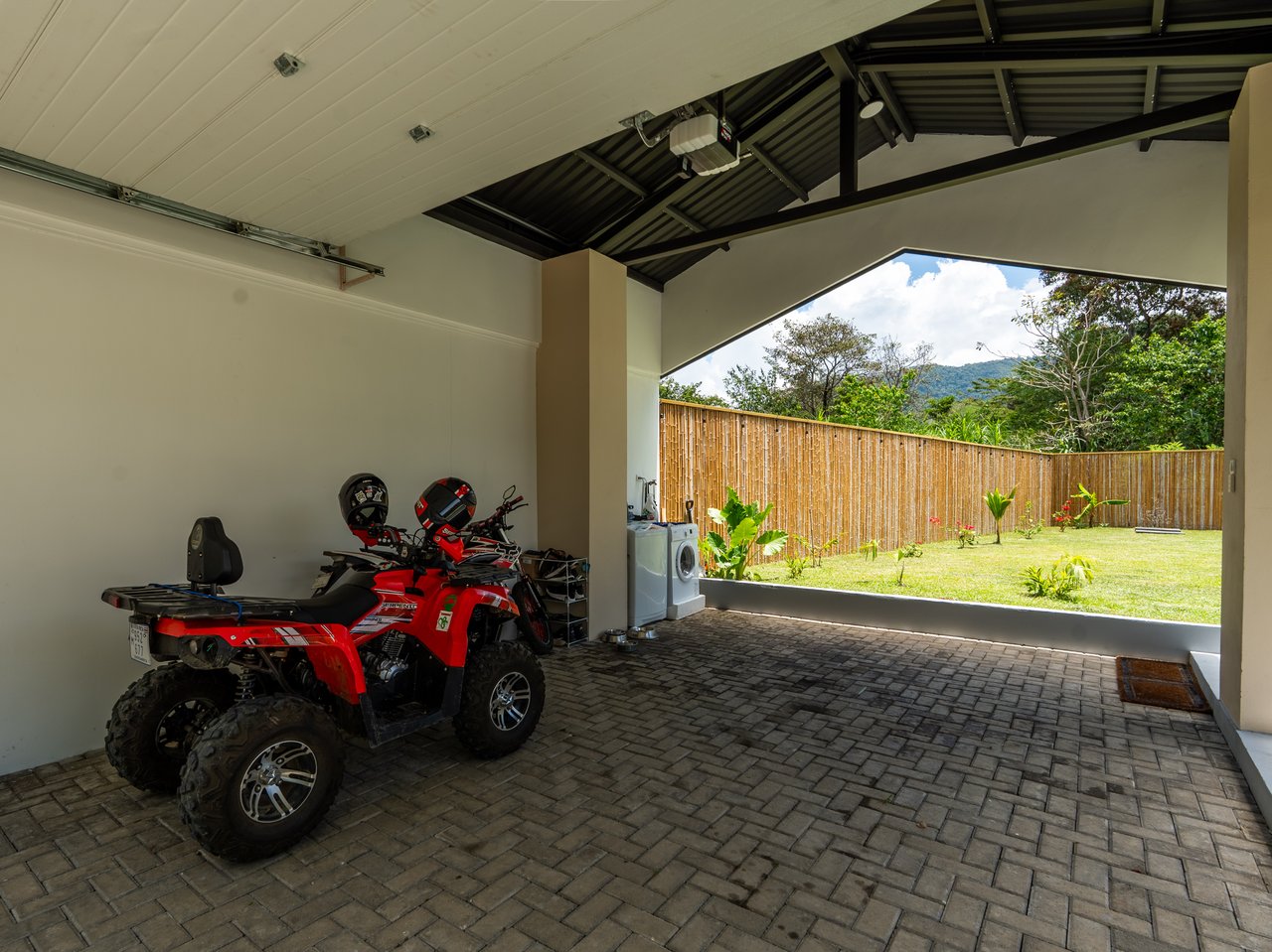 Refined Tropical Home in Uvita, Costa Rica | Walk to Beach & Parque Nacional Marino Ballena