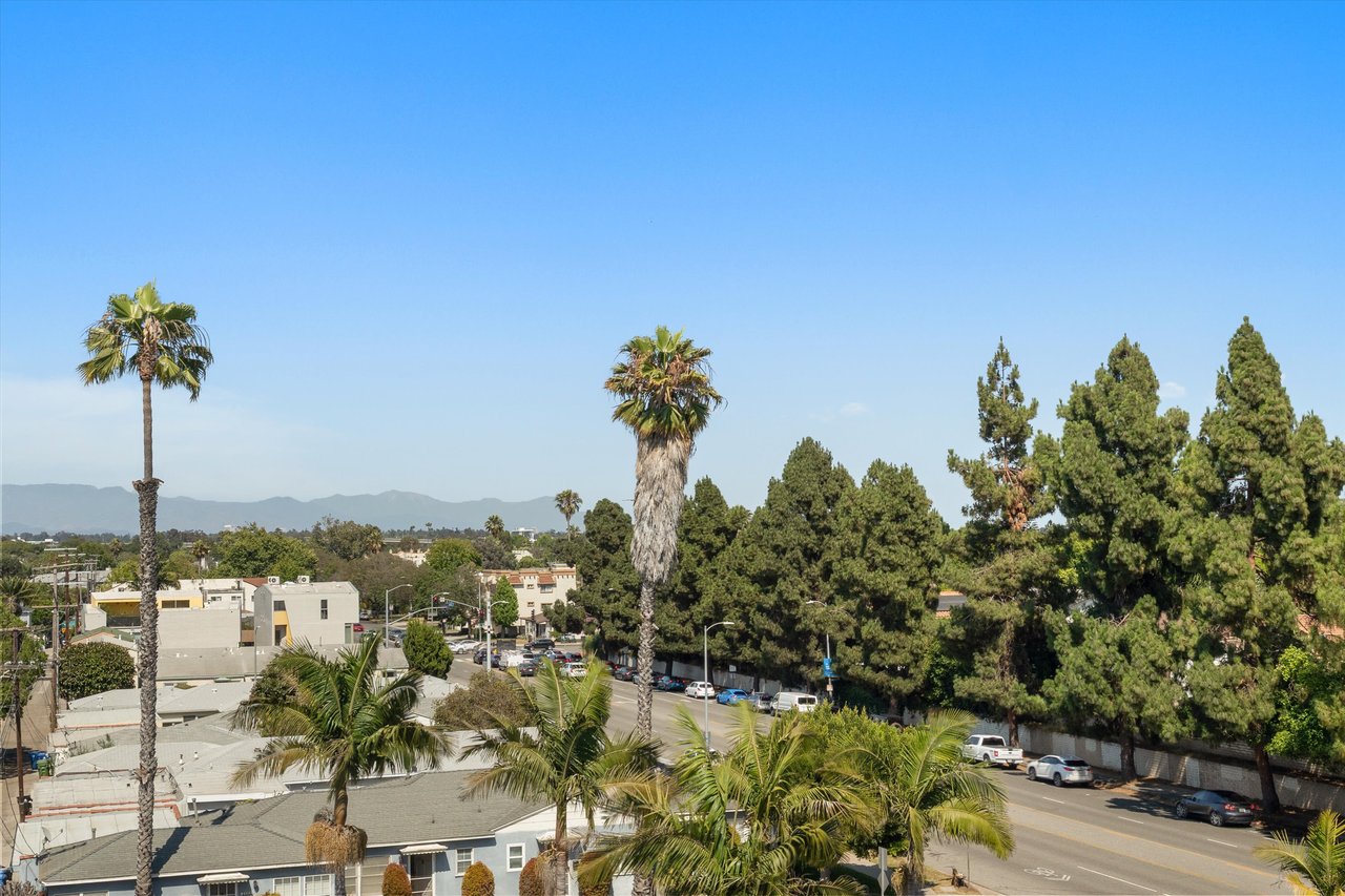 12321 Ocean Park Blvd #14