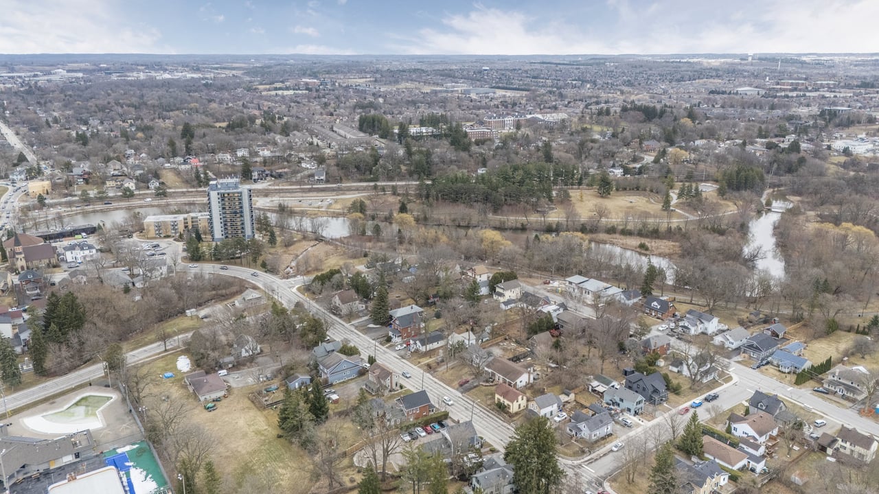 410 Eagle Street, Newmarket, ON L3Y 1K6